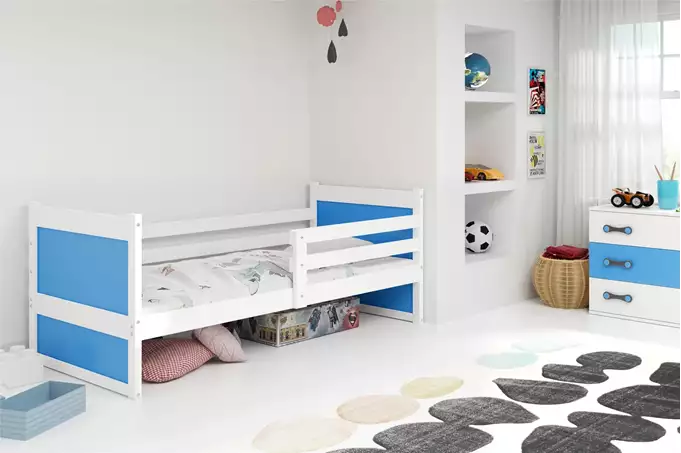 Visualisering av Enkel juniorsäng RICO 90X200 med madrass, vit/blå